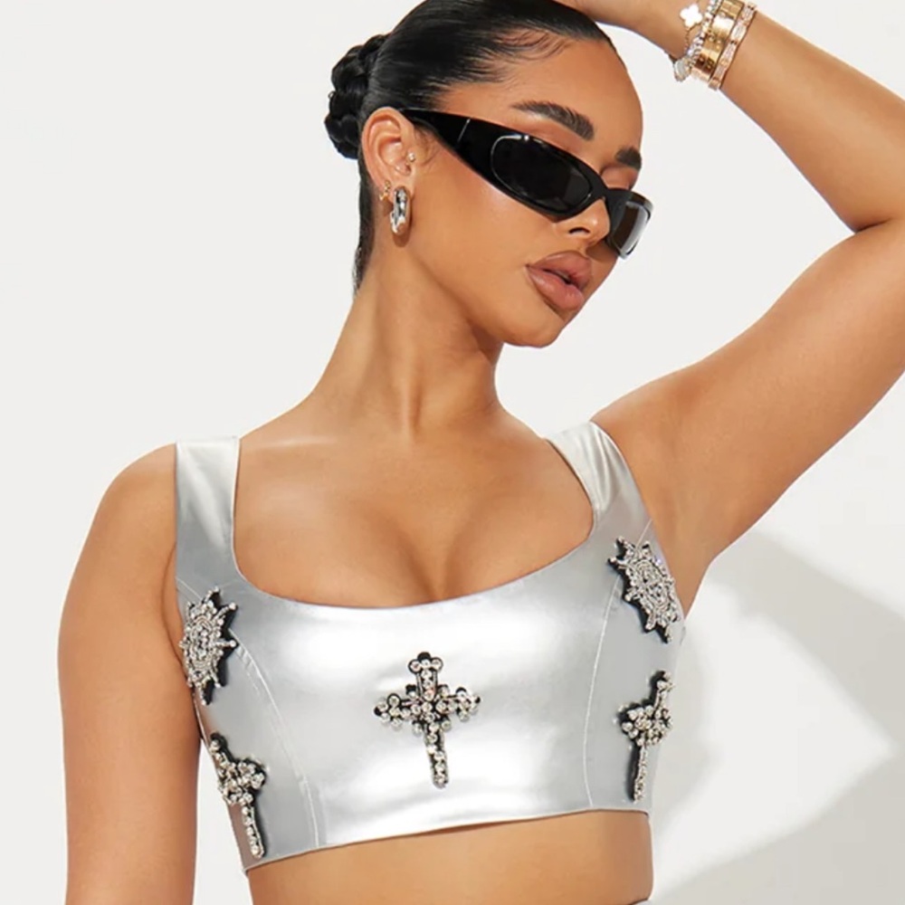 Fashion Nova Rosalia Silver Metallic Rhinestone Embellished Crop Top Size Small